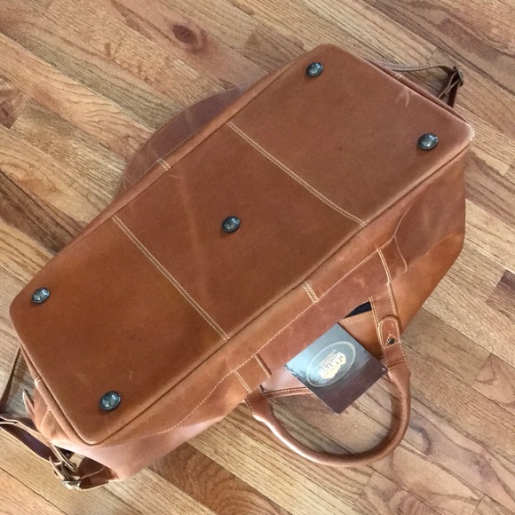 *Feature* NWT! Canyon Outback 100% Leather Duffel - Picture 5 of 5